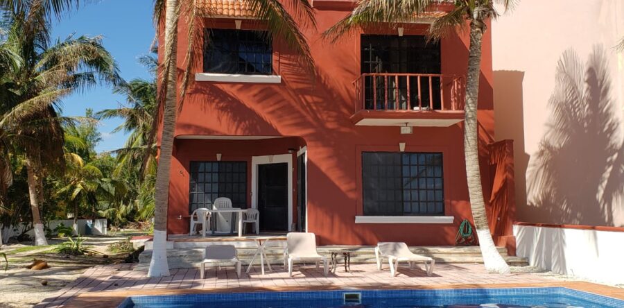 CASA A PIE DE PLAYA CON TERRENO