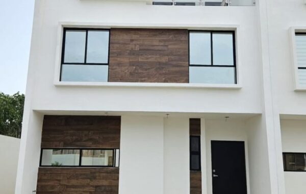 CASA LINISTI HUAYACAN