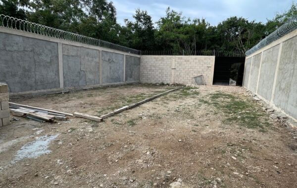 LOTE USO MIXTO CERCA DE LA HUAYACAN