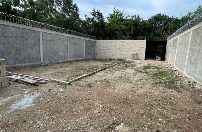 LOTE USO MIXTO CERCA DE LA HUAYACAN