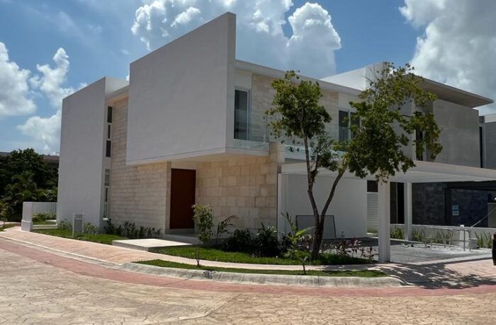 CASA EN LAGOS DEL SOL