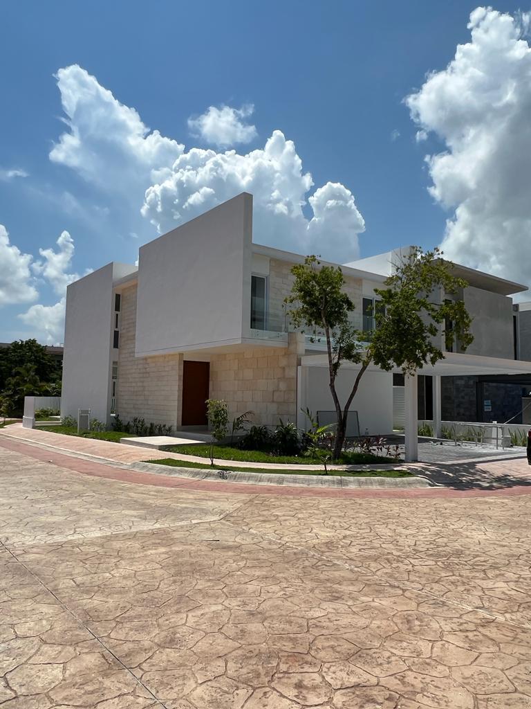 CASA EN LAGOS DEL SOL